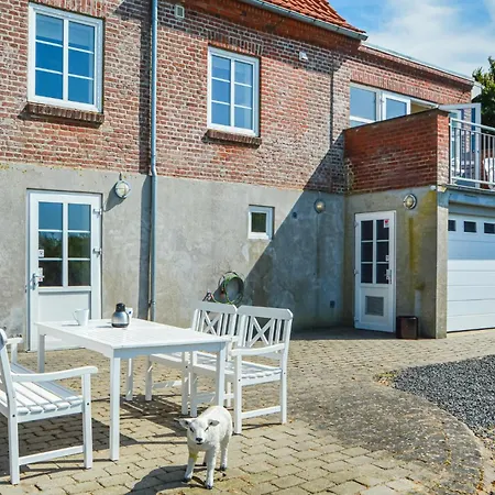 Beautiful Home In Hojer With Sauna Feriehus Højer